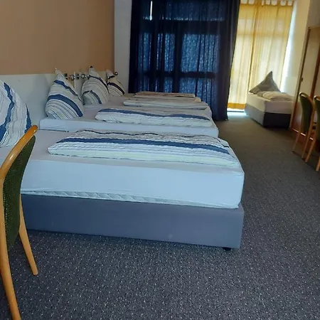 Ξενοδοχείο Hotel -Pension-Weller Mühlheim